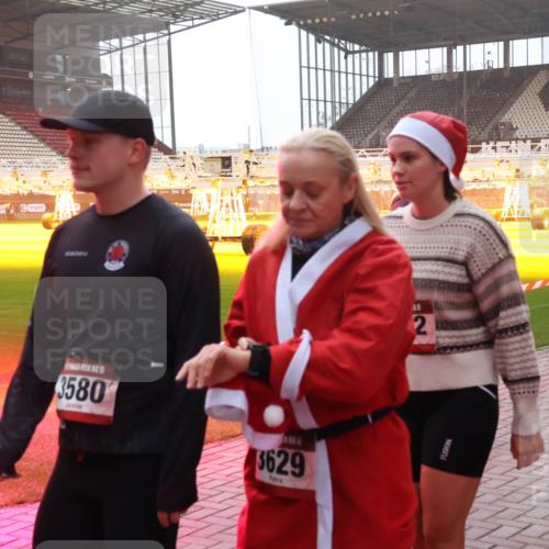 07.12.2025 - St. Pauli X-Mass-Run No. 15 Luisa Fischer http://msf.ph/oto/9378217 07.12.2025 10:03:54 Ziel 2472, 3580, 3629, 15, 2, 177, 185, 213, 214, 358, 399, 460, 940, 956, 963, 965, 984, 1023, 1118, 1263, 1264, 1307, 1394, 1425, 1484, 1486, 1506, 1594, 1888, 2002, 2366, 2380, 2505, 2682, 2973, 2975, 3334, 3734, 4193, 4239, 4660, 4667, 4679, 4680 meine-sportfotos.de