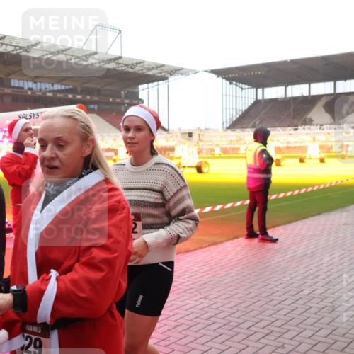 07.12.2025 - St. Pauli X-Mass-Run No. 15 Luisa Fischer http://msf.ph/oto/9378224 07.12.2025 10:03:55 Ziel 5, 0, 5, 29, 2, 177, 185, 213, 214, 358, 399, 460, 940, 956, 963, 965, 984, 1023, 1118, 1263, 1264, 1307, 1394, 1425, 1484, 1486, 1506, 1594, 1888, 2002, 2366, 2380, 2682, 2973, 2975, 3334, 3734, 4193, 4239, 4660, 4667, 4679, 4680 meine-sportfotos.de
