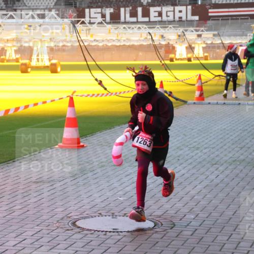 07.12.2025 - St. Pauli X-Mass-Run No. 15 Luisa Fischer http://msf.ph/oto/9378226 07.12.2025 10:04:00 Ziel 1263, 264, 185, 213, 214, 358, 399, 460, 940, 963, 965, 984, 1023, 1118, 1263, 1264, 1307, 1394, 1425, 1484, 1486, 1506, 1594, 1888, 2002, 2366, 2380, 2682, 2973, 2975, 3334, 3337, 3734, 4151, 4193, 4239, 4660, 4667, 4679, 4680 meine-sportfotos.de