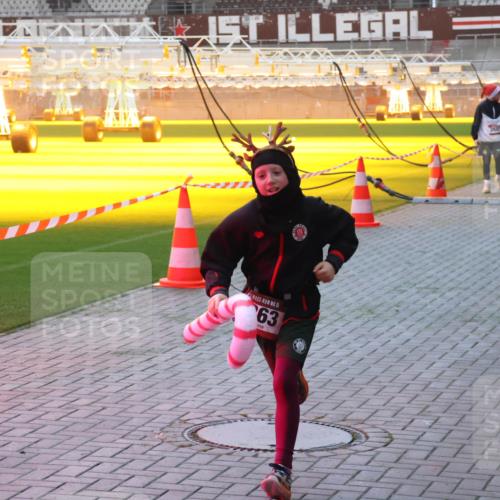 07.12.2025 - St. Pauli X-Mass-Run No. 15 Luisa Fischer http://msf.ph/oto/9378230 07.12.2025 10:04:00 Ziel 15, 63, 2681, 1264, 185, 213, 214, 358, 399, 460, 940, 963, 965, 984, 1023, 1118, 1263, 1264, 1307, 1394, 1425, 1484, 1486, 1506, 1594, 1888, 2002, 2366, 2380, 2682, 2973, 2975, 3334, 3337, 3734, 4151, 4193, 4239, 4660, 4667, 4679, 4680 meine-sportfotos.de