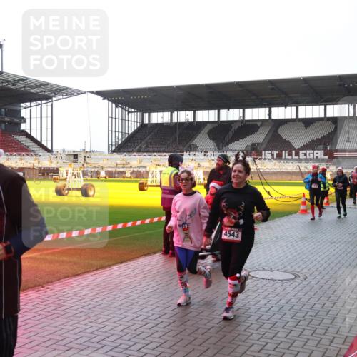 07.12.2025 - St. Pauli X-Mass-Run No. 15 Luisa Fischer http://msf.ph/oto/9378241 07.12.2025 10:29:21 Ziel 2046, 4543, 4414, 161, 165, 412, 1095, 1308, 1330, 1566, 2046, 2051, 2397, 2874, 2912, 2913, 3209, 3218, 3299, 3377, 3669, 3938, 3942, 4037, 4073, 4250, 4265, 4291, 4414, 4446, 4449, 4450, 4543, 4544 meine-sportfotos.de