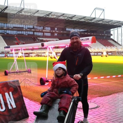 07.12.2025 - St. Pauli X-Mass-Run No. 15 Luisa Fischer http://msf.ph/oto/9378269 07.12.2025 10:29:26 Ziel 161, 165, 1095, 1308, 1330, 1548, 1566, 1677, 2046, 2051, 2397, 2874, 2912, 2913, 3209, 3218, 3299, 3377, 3669, 3938, 3942, 4073, 4265, 4291, 4414, 4446, 4449, 4450, 4543, 4544 meine-sportfotos.de