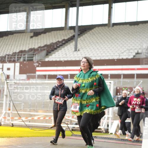 07.12.2025 - St. Pauli X-Mass-Run No. 15 Patografie http://msf.ph/oto/9378276 07.12.2025 10:09:48 Ziel 989, 1026, 1172, 1191, 1256, 1257, 1678, 2502, 2504, 2560, 3245, 3246, 3410, 3411 meine-sportfotos.de