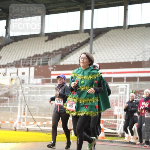07.12.2025 - St. Pauli X-Mass-Run No. 15 Patografie http://msf.ph/oto/9378292 07.12.2025 10:09:49 Ziel 989, 1026, 1191, 1256, 1257, 1678, 2502, 2504, 2560, 3245, 3246, 3410, 3411 meine-sportfotos.de