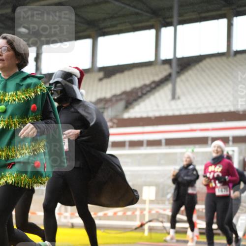 07.12.2025 - St. Pauli X-Mass-Run No. 15 Patografie http://msf.ph/oto/9378298 07.12.2025 10:09:49 Ziel 989, 1026, 1191, 1256, 1257, 1678, 2502, 2504, 2560, 3245, 3246, 3410, 3411 meine-sportfotos.de