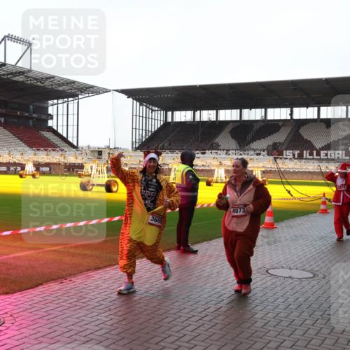 07.12.2025 - St. Pauli X-Mass-Run No. 15 Luisa Fischer http://msf.ph/oto/9378314 07.12.2025 10:29:34 Ziel 3669, 4073, 2874, 161, 165, 450, 458, 1095, 1308, 1330, 1373, 1548, 1550, 1566, 1677, 1842, 2001, 2046, 2051, 2397, 2874, 3115, 3299, 3470, 3669, 3938, 3942, 4007, 4073, 4264, 4265, 4266, 4291, 4414, 4446, 4449, 4450, 4543, 4544 meine-sportfotos.de