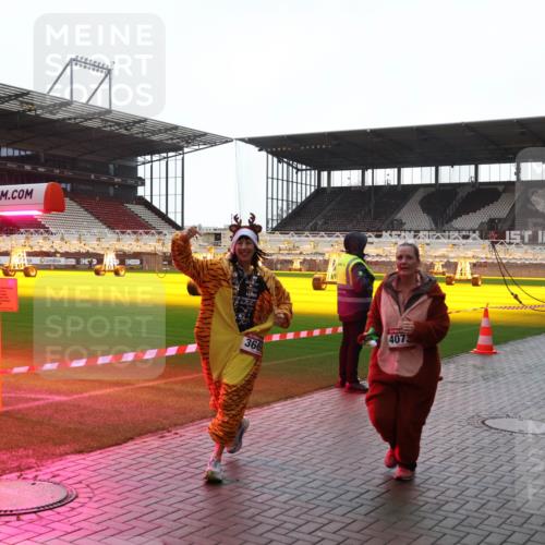 07.12.2025 - St. Pauli X-Mass-Run No. 15 Luisa Fischer http://msf.ph/oto/9378316 07.12.2025 10:29:34 Ziel 407, 366, 2874, 161, 165, 450, 458, 1095, 1308, 1330, 1373, 1548, 1550, 1566, 1677, 1842, 2001, 2046, 2051, 2397, 2874, 3115, 3299, 3470, 3669, 3938, 3942, 4007, 4073, 4264, 4265, 4266, 4291, 4414, 4446, 4449, 4450, 4543, 4544 meine-sportfotos.de