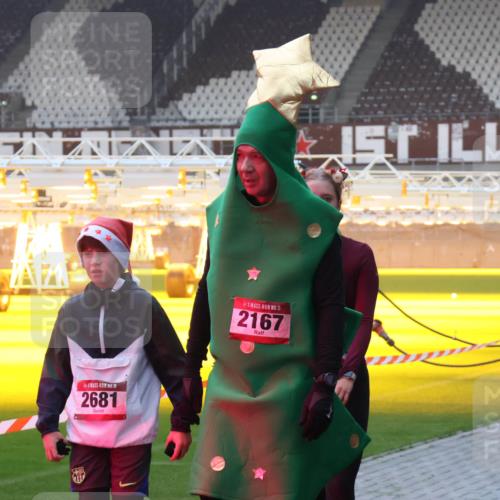 07.12.2025 - St. Pauli X-Mass-Run No. 15 Luisa Fischer http://msf.ph/oto/9378317 07.12.2025 10:04:15 Ziel 15, 2681, 15, 2167, 358, 185, 213, 214, 358, 399, 626, 628, 709, 940, 984, 1023, 1027, 1028, 1263, 1264, 1307, 1394, 1425, 1484, 1486, 1506, 1888, 1906, 2002, 2110, 2112, 2366, 2380, 3198, 3334, 3337, 3340, 3359, 3519, 3734, 4151, 4193, 4239, 4660, 4667, 4679, 4680 meine-sportfotos.de