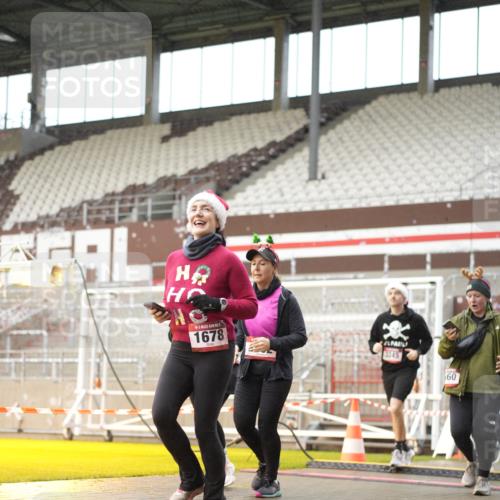 07.12.2025 - St. Pauli X-Mass-Run No. 15 Patografie http://msf.ph/oto/9378318 07.12.2025 10:09:51 Ziel 989, 1026, 1256, 1257, 1678, 2502, 2504, 2560, 3245, 3246, 3410, 3411 meine-sportfotos.de