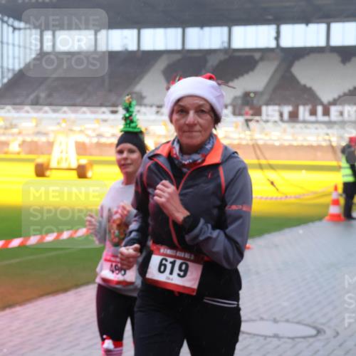 07.12.2025 - St. Pauli X-Mass-Run No. 15 Luisa Fischer http://msf.ph/oto/9378329 07.12.2025 11:09:32 Ziel 496, 619, 44, 51, 335, 338, 341, 495, 496, 558, 619, 1110, 1136, 1138, 1140, 1205, 1211, 1260, 1412, xxxx, 1463, 1464, 1477, 1502, 1511, 1574, 1641, 2070, 2879, 2898, 4471 meine-sportfotos.de