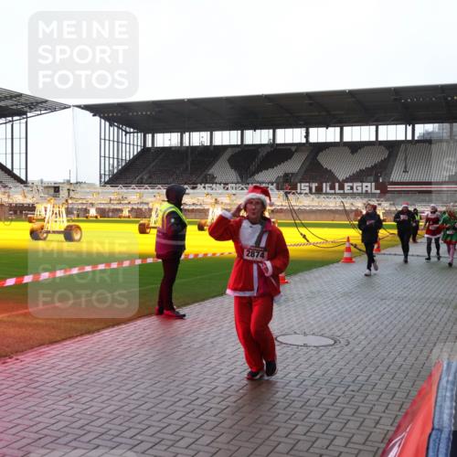 07.12.2025 - St. Pauli X-Mass-Run No. 15 Luisa Fischer http://msf.ph/oto/9378332 07.12.2025 10:29:37 Ziel 2874, 161, 165, 450, 458, 1095, 1308, 1330, 1373, 1548, 1550, 1566, 1677, 1842, 2001, 2046, 2051, 2397, 2874, 3080, 3115, 3299, 3470, 3669, 3938, 3942, 4007, 4009, 4073, 4264, 4265, 4266, 4291, 4293, 4296, 4414, 4440, 4446, 4449, 4450, 4531, 4543, 4544, 4695 meine-sportfotos.de