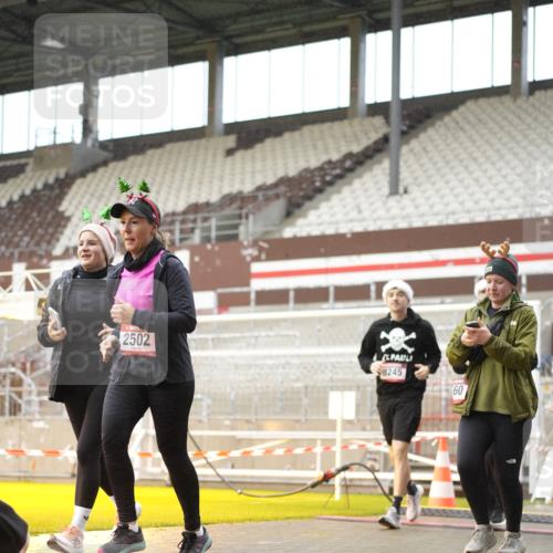 07.12.2025 - St. Pauli X-Mass-Run No. 15 Patografie http://msf.ph/oto/9378333 07.12.2025 10:09:51 Ziel 989, 1026, 1256, 1257, 1678, 2502, 2504, 2560, 3245, 3246, 3410, 3411 meine-sportfotos.de