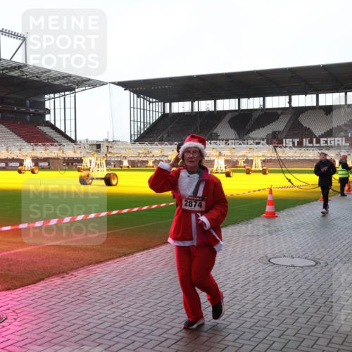 07.12.2025 - St. Pauli X-Mass-Run No. 15 Luisa Fischer http://msf.ph/oto/9378338 07.12.2025 10:29:38 Ziel 2874, 161, 165, 450, 458, 1039, 1095, 1308, 1330, 1373, 1548, 1550, 1566, 1677, 1842, 2001, 2046, 2051, 2397, 2874, 3080, 3115, 3299, 3470, 3669, 3938, 3942, 4007, 4009, 4073, 4264, 4265, 4266, 4291, 4293, 4296, 4414, 4440, 4446, 4449, 4450, 4531, 4543, 4544, 4695 meine-sportfotos.de