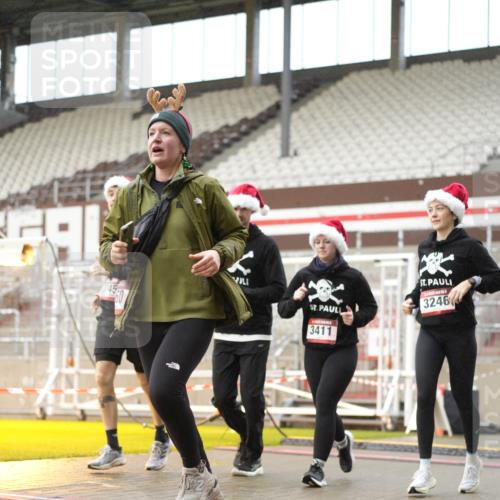 07.12.2025 - St. Pauli X-Mass-Run No. 15 Patografie http://msf.ph/oto/9378362 07.12.2025 10:09:52 Ziel 989, 1026, 1256, 1257, 1678, 2502, 2504, 2560, 3245, 3246, 3410, 3411 meine-sportfotos.de