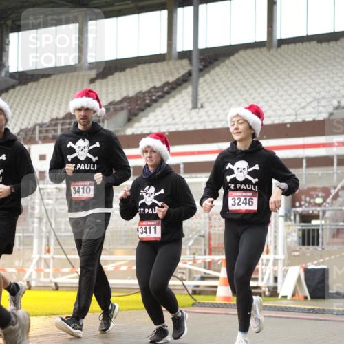 07.12.2025 - St. Pauli X-Mass-Run No. 15 Patografie http://msf.ph/oto/9378368 07.12.2025 10:09:53 Ziel 989, 1026, 1256, 1257, 1678, 2502, 2504, 2560, 3245, 3246, 3410, 3411 meine-sportfotos.de