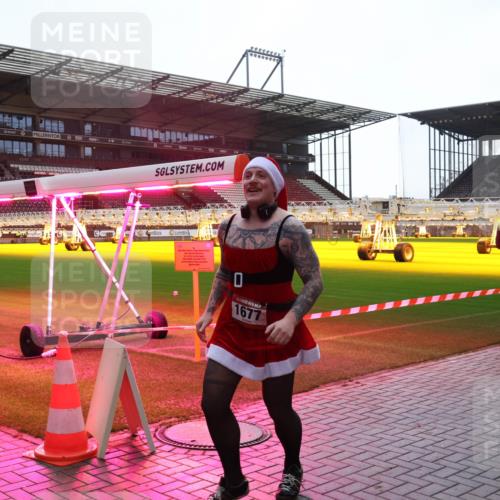 07.12.2025 - St. Pauli X-Mass-Run No. 15 Luisa Fischer http://msf.ph/oto/9378384 07.12.2025 10:29:46 Ziel 0, 1677, 161, 165, 450, 458, 1039, 1198, 1201, 1204, 1209, 1308, 1330, 1373, 1548, 1550, 1677, 1842, 2001, 2874, 3080, 3115, 3299, 3468, 3469, 3470, 3669, 3938, 3942, 4007, 4009, 4073, 4126, 4264, 4265, 4266, 4291, 4293, 4296, 4440, 4531, 4695 meine-sportfotos.de