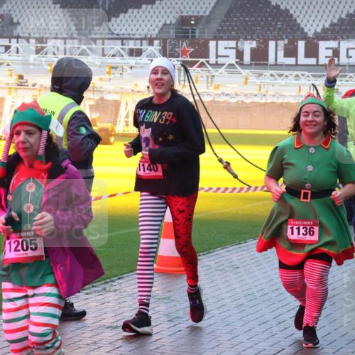 07.12.2025 - St. Pauli X-Mass-Run No. 15 Luisa Fischer http://msf.ph/oto/9378389 07.12.2025 11:09:40 Ziel 39, 15, 1205, 1140, 15, 1136, 1260, 1138, 44, 51, 59, 66, 266, 330, 335, 338, 341, 495, 496, 558, 619, 971, 1084, 1110, 1136, 1138, 1140, 1205, 1211, 1260, 1463, 1477, 1502, 1511, 1574, 1641, 1851, 1870, 1945, 1974, 2042, 2070, 2879, 2898, 3151, 4190, 4191 meine-sportfotos.de