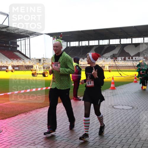 07.12.2025 - St. Pauli X-Mass-Run No. 15 Luisa Fischer http://msf.ph/oto/9378391 07.12.2025 10:29:48 Ziel 165, 161, 154, 161, 165, 450, 458, 1039, 1198, 1201, 1204, 1209, 1308, 1330, 1373, 1548, 1550, 1677, 1842, 2001, 2874, 2878, 3080, 3115, 3299, 3468, 3469, 3470, 3669, 3938, 3942, 4007, 4009, 4073, 4126, 4264, 4265, 4266, 4291, 4293, 4296, 4440, 4472, 4476, 4531, 4695 meine-sportfotos.de