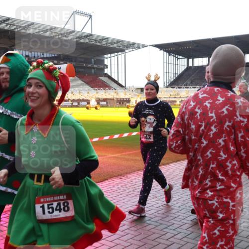 07.12.2025 - St. Pauli X-Mass-Run No. 15 Luisa Fischer http://msf.ph/oto/9378418 07.12.2025 10:29:53 Ziel 5, 1548, 1842, 161, 165, 450, 458, 1039, 1198, 1201, 1204, 1209, 1373, 1548, 1550, 1669, 1677, 1842, 2001, 2874, 2878, 3080, 3115, 3299, 3468, 3469, 3470, 3494, 3497, 3516, 3517, 3938, 3942, 4007, 4009, 4073, 4126, 4264, 4266, 4293, 4296, 4440, 4472, 4476, 4531, 4695 meine-sportfotos.de