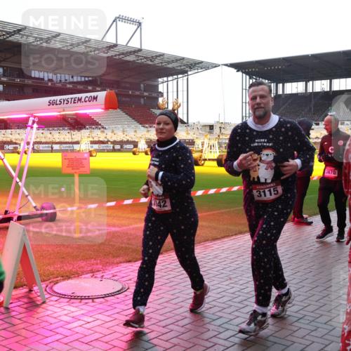 07.12.2025 - St. Pauli X-Mass-Run No. 15 Luisa Fischer http://msf.ph/oto/9378420 07.12.2025 10:29:53 Ziel 42, 3115, 3470, 161, 165, 450, 458, 1039, 1198, 1201, 1204, 1209, 1373, 1548, 1550, 1669, 1677, 1842, 2001, 2874, 2878, 3080, 3115, 3299, 3468, 3469, 3470, 3494, 3497, 3516, 3517, 3938, 3942, 4007, 4009, 4073, 4126, 4264, 4266, 4293, 4296, 4440, 4472, 4476, 4531, 4695 meine-sportfotos.de