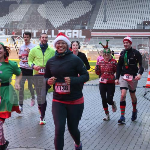 07.12.2025 - St. Pauli X-Mass-Run No. 15 Luisa Fischer http://msf.ph/oto/9378428 07.12.2025 11:09:41 Ziel 2042, 5, 1136, 126, 1138, 44, 51, 44, 51, 59, 66, 266, 330, 335, 338, 341, 495, 496, 558, 619, 971, 1084, 1110, 1136, 1138, 1140, 1205, 1211, 1260, 1463, 1477, 1502, 1511, 1574, 1641, 1851, 1870, 1945, 1974, 2042, 2070, 2879, 2898, 3151, 4190, 4191 meine-sportfotos.de