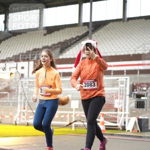 07.12.2025 - St. Pauli X-Mass-Run No. 15 Patografie http://msf.ph/oto/9378431 07.12.2025 10:10:19 Ziel 962, 1399, 1571, 2083, 2087, 4358, 4507 meine-sportfotos.de