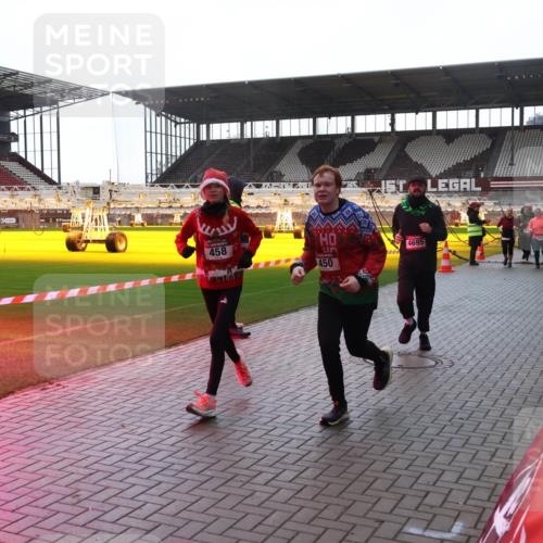 07.12.2025 - St. Pauli X-Mass-Run No. 15 Luisa Fischer http://msf.ph/oto/9378435 07.12.2025 10:29:56 Ziel 4695, 458, 450, 10, 161, 165, 423, 426, 450, 458, 1039, 1090, 1091, 1198, 1201, 1204, 1209, 1373, 1548, 1550, 1669, 1677, 1842, 2001, 2874, 2878, 3080, 3115, 3299, 3468, 3469, 3470, 3494, 3497, 3516, 3517, 3938, 3942, 4007, 4009, 4126, 4264, 4266, 4293, 4296, 4440, 4472, 4476, 4531, 4695 meine-sportfotos.de