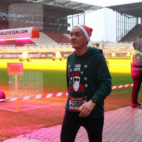 07.12.2025 - St. Pauli X-Mass-Run No. 15 Luisa Fischer http://msf.ph/oto/9378445 07.12.2025 10:04:34 Ziel 15, 2380, 113, 185, 213, 399, 626, 628, 709, 1027, 1028, 1291, 1302, 1307, 1394, 1425, 1712, 1738, 1871, 1906, 2002, 2110, 2112, 2366, 2454, 3188, 3198, 3337, 3340, 3359, 3519, 3734, 4151, 4673 meine-sportfotos.de