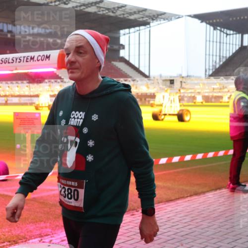 07.12.2025 - St. Pauli X-Mass-Run No. 15 Luisa Fischer http://msf.ph/oto/9378448 07.12.2025 10:04:35 Ziel 15, 380, 113, 185, 399, 626, 628, 709, 1027, 1028, 1291, 1302, 1307, 1394, 1425, 1712, 1738, 1871, 1906, 2002, 2110, 2112, 2366, 2454, 3188, 3198, 3337, 3340, 3359, 3519, 3734, 4151, 4673 meine-sportfotos.de