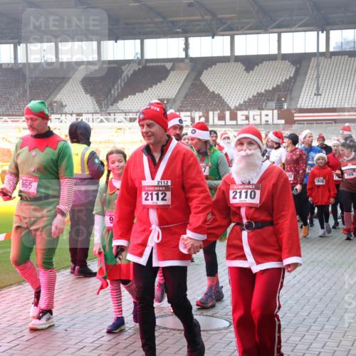 07.12.2025 - St. Pauli X-Mass-Run No. 15 Luisa Fischer http://msf.ph/oto/9378511 07.12.2025 10:04:52 Ziel 965, 2112, 15, 2112, 7, 15, 2110, 80, 709, 1906, 113, 709, 713, 1291, 1302, 1522, 1701, 1712, 1738, 1871, 1906, 2454, 2569, 2570, 3188, 3198, 3340, 3477, 3894, 3911, 4080, 4553, 4557, 4673 meine-sportfotos.de
