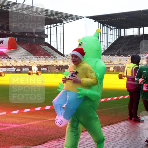 07.12.2025 - St. Pauli X-Mass-Run No. 15 Luisa Fischer http://msf.ph/oto/9378521 07.12.2025 10:30:11 Ziel 20, 1201, 10, 423, 426, 450, 458, 1039, 1090, 1091, 1198, 1201, 1204, 1209, 1373, 1548, 1550, 1669, 1677, 1842, 2001, 2369, 2878, 3080, 3115, 3468, 3469, 3470, 3494, 3497, 3516, 3517, 4007, 4009, 4126, 4264, 4266, 4293, 4296, 4440, 4472, 4476, 4531, 4533, 4534, 4546, 4695 meine-sportfotos.de