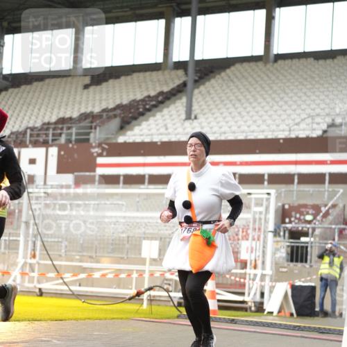 07.12.2025 - St. Pauli X-Mass-Run No. 15 Patografie http://msf.ph/oto/9378524 07.12.2025 10:10:39 Ziel 550, 964, 1768, 4885 meine-sportfotos.de