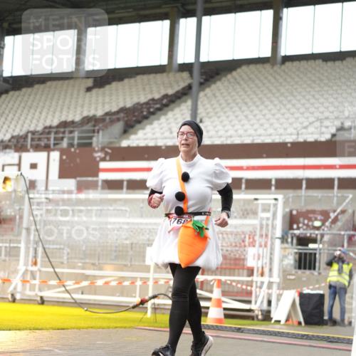 07.12.2025 - St. Pauli X-Mass-Run No. 15 Patografie http://msf.ph/oto/9378529 07.12.2025 10:10:39 Ziel 550, 964, 1768, 4885 meine-sportfotos.de
