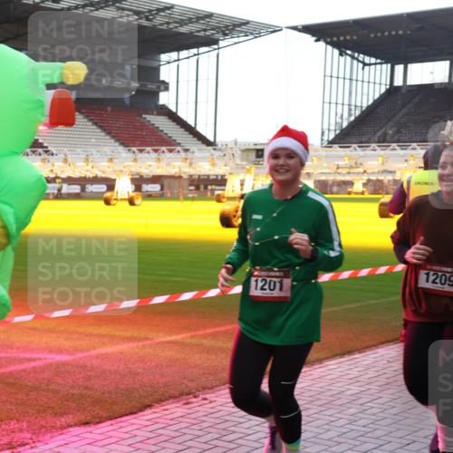 07.12.2025 - St. Pauli X-Mass-Run No. 15 Luisa Fischer http://msf.ph/oto/9378530 07.12.2025 10:30:12 Ziel 1115, 04, 1201, 1209, 10, 423, 426, 450, 458, 1039, 1090, 1091, 1198, 1201, 1204, 1209, 1373, 1548, 1550, 1669, 1677, 1842, 2001, 2369, 2878, 3080, 3115, 3468, 3469, 3470, 3494, 3497, 3516, 3517, 4007, 4009, 4126, 4264, 4266, 4293, 4296, 4440, 4472, 4476, 4531, 4533, 4534, 4546, 4695 meine-sportfotos.de