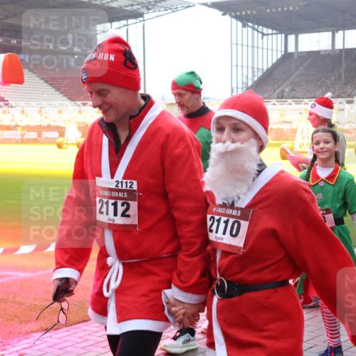 07.12.2025 - St. Pauli X-Mass-Run No. 15 Luisa Fischer http://msf.ph/oto/9378531 07.12.2025 10:04:54 Ziel 2112, 15, 2112, 15, 2110, 1, 5, 1028, 113, 709, 713, 1291, 1302, 1522, 1701, 1712, 1738, 1871, 1906, 2454, 2569, 2570, 3188, 3477, 3894, 3911, 4080, 4553, 4557, 4673 meine-sportfotos.de