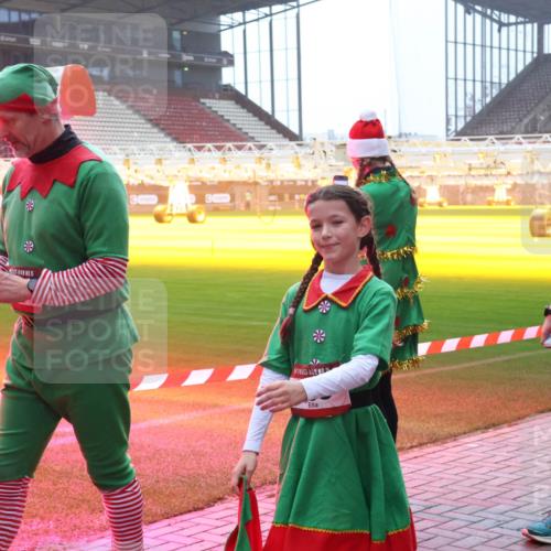 07.12.2025 - St. Pauli X-Mass-Run No. 15 Luisa Fischer http://msf.ph/oto/9378551 07.12.2025 10:04:56 Ziel 15, 15, 1028, 113, 713, 1217, 1291, 1302, 1522, 1701, 1712, 1738, 1871, 2454, 2569, 2570, 3188, 3477, 3894, 3911, 4080, 4553, 4557, 4673 meine-sportfotos.de