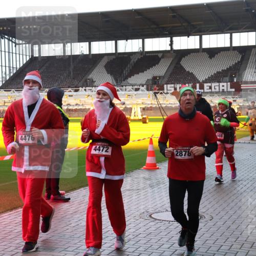 07.12.2025 - St. Pauli X-Mass-Run No. 15 Luisa Fischer http://msf.ph/oto/9378558 07.12.2025 10:30:17 Ziel 1, 4476, 4472, 5, 2878, 669, 10, 423, 426, 450, 458, 1039, 1090, 1091, 1198, 1201, 1204, 1209, 1373, 1669, 2001, 2369, 2878, 3080, 3468, 3469, 3470, 3494, 3497, 3516, 3517, 4007, 4009, 4126, 4264, 4266, 4293, 4296, 4440, 4472, 4476, 4531, 4533, 4534, 4546, 4695 meine-sportfotos.de