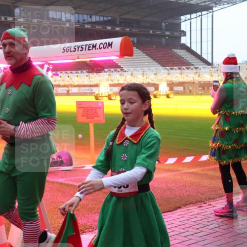 07.12.2025 - St. Pauli X-Mass-Run No. 15 Luisa Fischer http://msf.ph/oto/9378559 07.12.2025 10:04:57 Ziel 01, 1028, 113, 713, 1217, 1291, 1302, 1522, 1701, 1712, 1738, 1871, 2454, 2569, 2570, 3188, 3477, 3894, 3911, 4080, 4553, 4557, 4673 meine-sportfotos.de