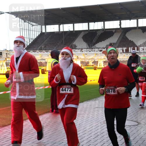 07.12.2025 - St. Pauli X-Mass-Run No. 15 Luisa Fischer http://msf.ph/oto/9378560 07.12.2025 10:30:17 Ziel 15, 4472, 15, 2878, 4531, 1669, 10, 423, 426, 450, 458, 1039, 1090, 1091, 1198, 1201, 1204, 1209, 1373, 1669, 2001, 2369, 2878, 3080, 3468, 3469, 3470, 3494, 3497, 3516, 3517, 4007, 4009, 4126, 4264, 4266, 4293, 4296, 4440, 4472, 4476, 4531, 4533, 4534, 4546, 4695 meine-sportfotos.de