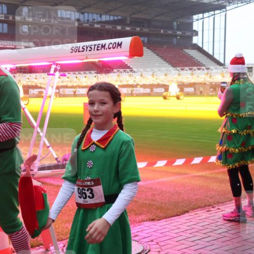 07.12.2025 - St. Pauli X-Mass-Run No. 15 Luisa Fischer http://msf.ph/oto/9378561 07.12.2025 10:04:57 Ziel 5, 15, 963, 1028, 113, 713, 1217, 1291, 1302, 1522, 1701, 1712, 1738, 1871, 2454, 2569, 2570, 3188, 3477, 3894, 3911, 4080, 4553, 4557, 4673 meine-sportfotos.de