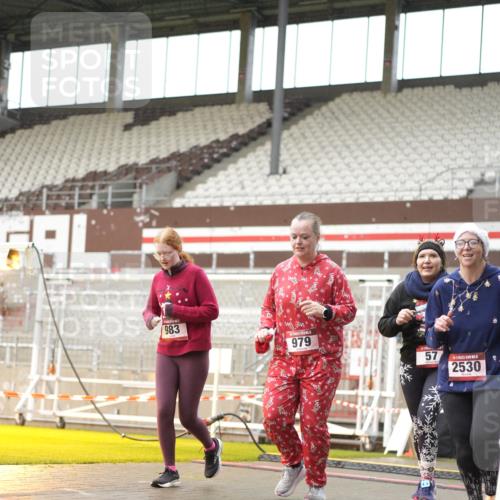 07.12.2025 - St. Pauli X-Mass-Run No. 15 Patografie http://msf.ph/oto/9378566 07.12.2025 10:10:49 Ziel 57, 979, 983, 1148, 1149, 1150, 1426, 1768, 1929, 2530, 4885 meine-sportfotos.de