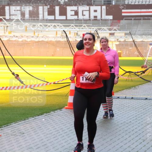 07.12.2025 - St. Pauli X-Mass-Run No. 15 Luisa Fischer http://msf.ph/oto/9378593 07.12.2025 11:09:46 Ziel 1477, 1463, 44, 51, 59, 66, 266, 330, 335, 338, 341, 495, 496, 558, 619, 971, 1084, 1110, 1136, 1138, 1140, 1205, 1211, 1260, 1463, 1477, 1502, 1511, 1574, 1579, 1582, 1641, 1851, 1870, 1945, 1974, 2042, 2070, 2879, 2898, 3151, 4190, 4191 meine-sportfotos.de