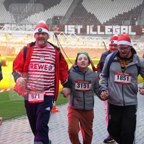 07.12.2025 - St. Pauli X-Mass-Run No. 15 Luisa Fischer http://msf.ph/oto/9378600 07.12.2025 11:09:58 Ziel 15, 971, 15, 3151, 15, 1851, 266, 1974, 44, 51, 59, 66, 266, 330, 558, 696, 737, 814, 863, 971, 1084, 1110, 1157, 1163, 1260, 1463, 1477, 1574, 1579, 1582, 1641, 1851, 1870, 1945, 1974, 2042, 3151, 4190, 4191 meine-sportfotos.de