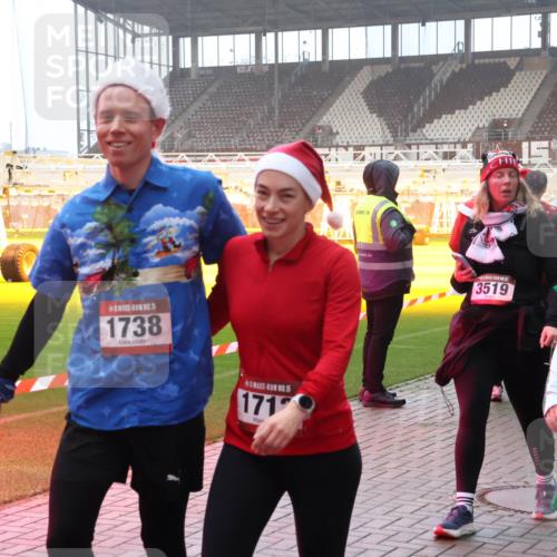 07.12.2025 - St. Pauli X-Mass-Run No. 15 Luisa Fischer http://msf.ph/oto/9378614 07.12.2025 10:05:03 Ziel 15, 027, 5, 1738, 15, 171, 3519, 5, 1302, 113, 713, 1217, 1291, 1302, 1522, 1701, 1712, 1738, 1871, 2454, 2569, 2570, 3188, 3477, 3894, 3911, 4080, 4553, 4557, 4673 meine-sportfotos.de