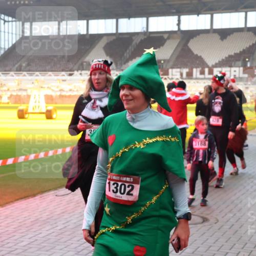 07.12.2025 - St. Pauli X-Mass-Run No. 15 Luisa Fischer http://msf.ph/oto/9378624 07.12.2025 10:05:04 Ziel 35, 15, 1302, 3188, 628, 1871, 113, 713, 1217, 1291, 1302, 1522, 1701, 1712, 1738, 1871, 1973, 1991, 2168, 2249, 2454, 2569, 2570, 3188, 3477, 3894, 3911, 4080, 4553, 4557, 4673 meine-sportfotos.de