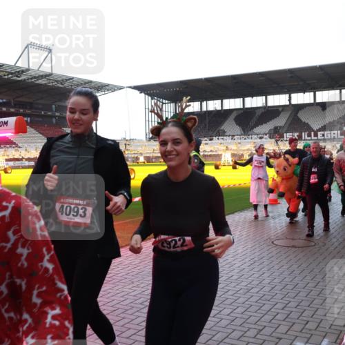 07.12.2025 - St. Pauli X-Mass-Run No. 15 Luisa Fischer http://msf.ph/oto/9378633 07.12.2025 10:30:27 Ziel 5, 44, 4093, 922, 3497, 494, 10, 423, 426, 1090, 1091, 1198, 1201, 1204, 1209, 1669, 1696, 2369, 2878, 3468, 3469, 3494, 3497, 3516, 3517, 4126, 4472, 4476, 4533, 4534, 4546 meine-sportfotos.de