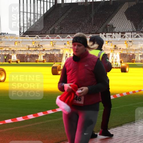 07.12.2025 - St. Pauli X-Mass-Run No. 15 Luisa Fischer http://msf.ph/oto/9378686 07.12.2025 10:30:36 Ziel 46, 10, 423, 426, 1090, 1091, 1669, 1696, 2369, 2878, 2910, 3494, 3497, 3516, 3517, 4533, 4534, 4546 meine-sportfotos.de