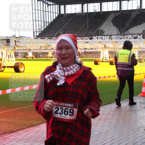 07.12.2025 - St. Pauli X-Mass-Run No. 15 Luisa Fischer http://msf.ph/oto/9378698 07.12.2025 10:30:37 Ziel 2369, 10, 423, 426, 1090, 1091, 1669, 1696, 2369, 2910, 3494, 3497, 3516, 3517, 4533, 4534, 4546 meine-sportfotos.de