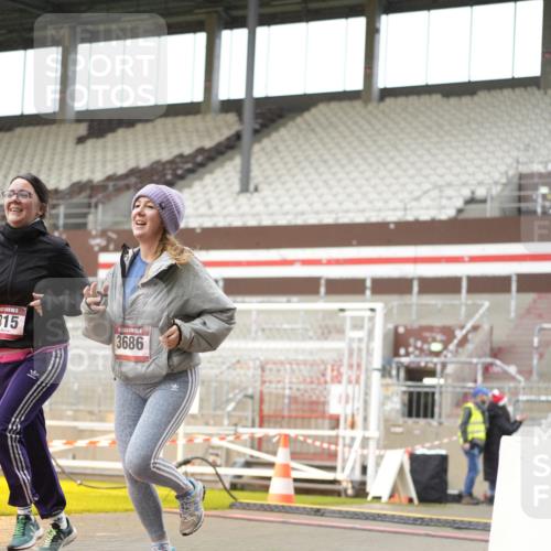 07.12.2025 - St. Pauli X-Mass-Run No. 15 Patografie http://msf.ph/oto/9378720 07.12.2025 10:11:08 Ziel 1148, 1149, 1150, 1929, 1935, 1969, 3815 meine-sportfotos.de