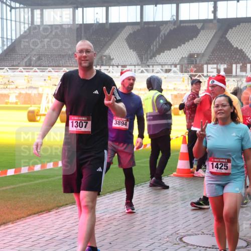 07.12.2025 - St. Pauli X-Mass-Run No. 15 Luisa Fischer http://msf.ph/oto/9378721 07.12.2025 10:05:17 Ziel 15, 1307, 3894, 5, 1425, 2570, 202, 210, 292, 699, 713, 1217, 1522, 1701, 1871, 1973, 1991, 2168, 2249, 2569, 2570, 2856, 2866, 3307, 3311, 3477, 3894, 3911, 4080, 4553, 4557, 4673 meine-sportfotos.de